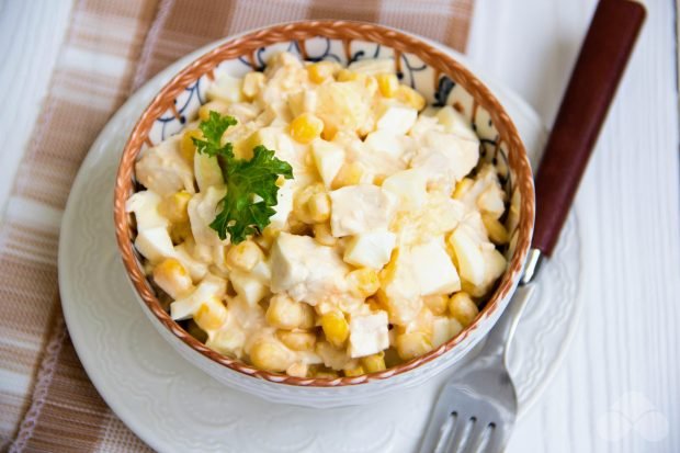Класичний салат з куркою і ананасами-простий і смачний рецепт з фото (покроково)