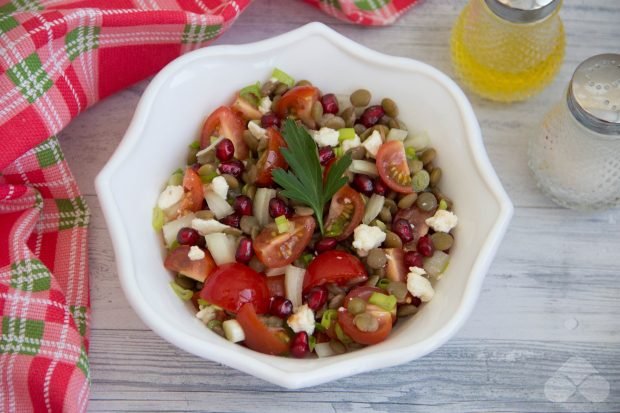 Салат з сочевицею, помідорами і гранатом – простий і смачний рецепт з фото (покроково)