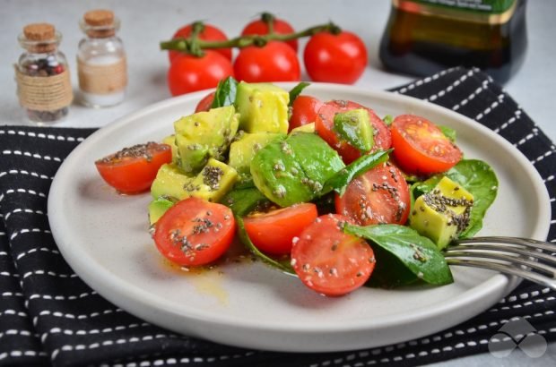 Вегетаріанський салат з авокадо і насінням Чіа – простий і смачний рецепт з фото (покроково)